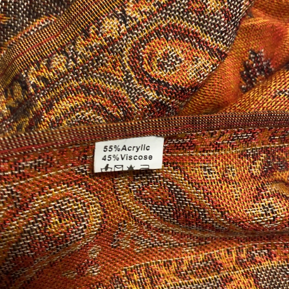 Patterned scarf - Picture 4 of 5
